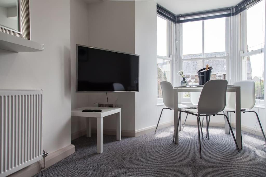 Stunning 2 Bed Apartment With Sea Views, ペンザンス エクステリア 写真