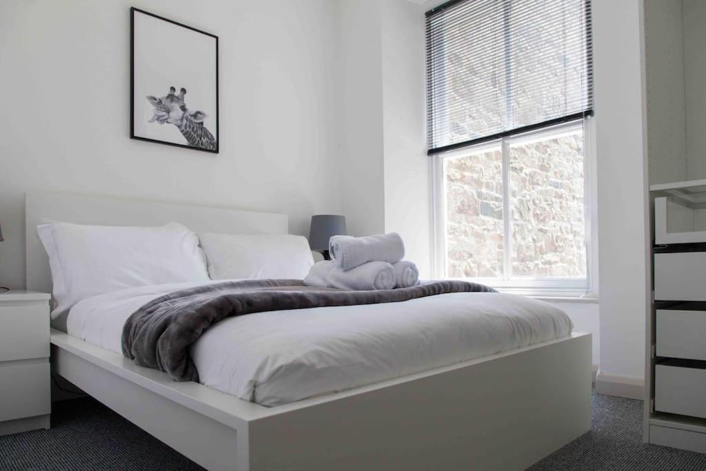 Stunning 2 Bed Apartment With Sea Views, ペンザンス エクステリア 写真