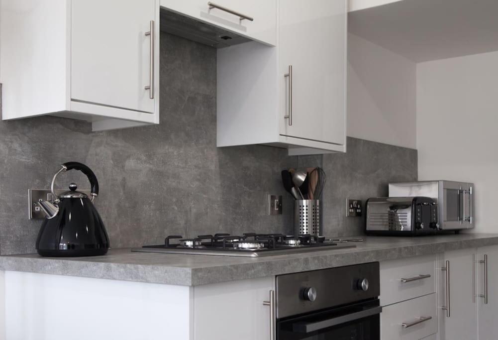 Stunning 2 Bed Apartment With Sea Views, ペンザンス エクステリア 写真