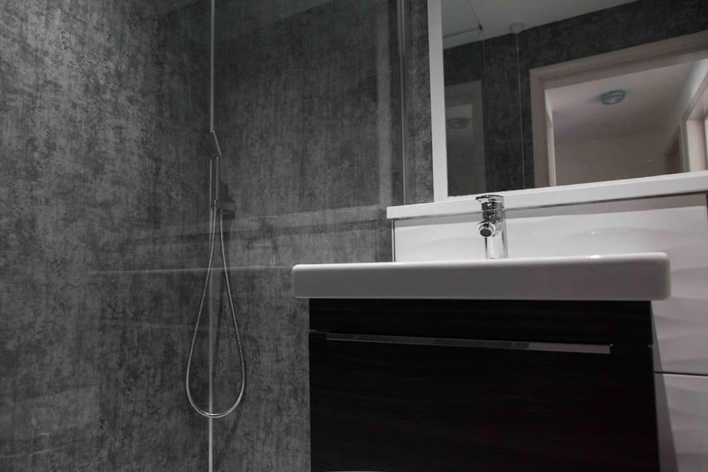 Stunning 2 Bed Apartment With Sea Views, ペンザンス エクステリア 写真